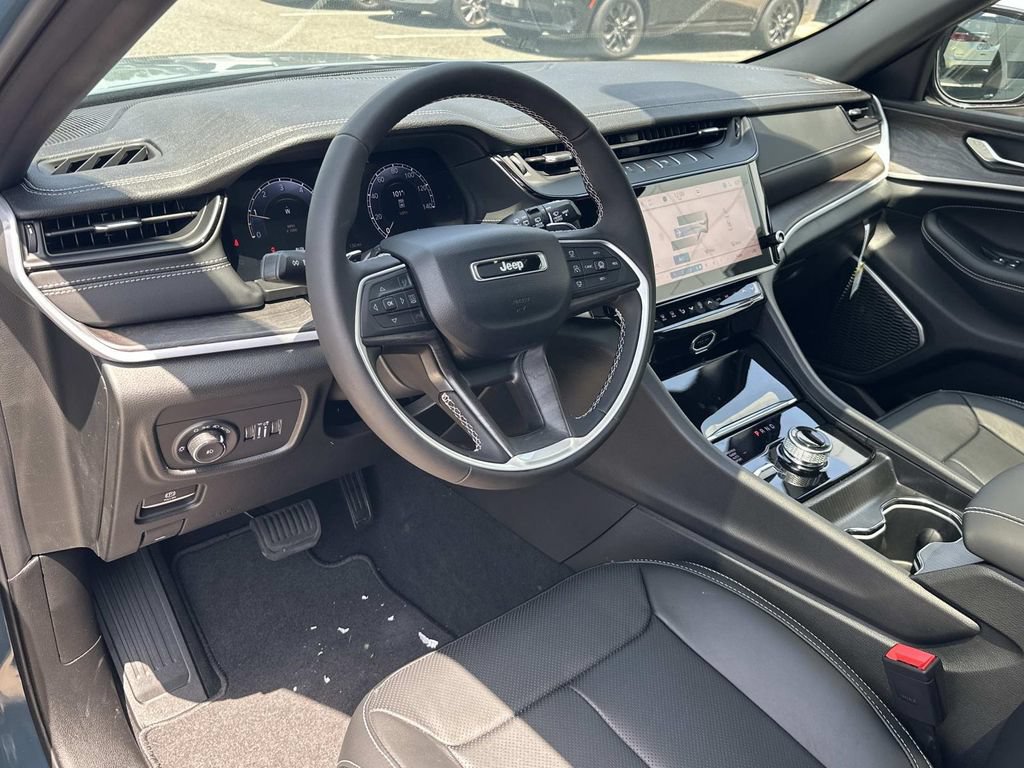 New 2026 Jeep Grand Cherokee Limited AWD/4WD image 2