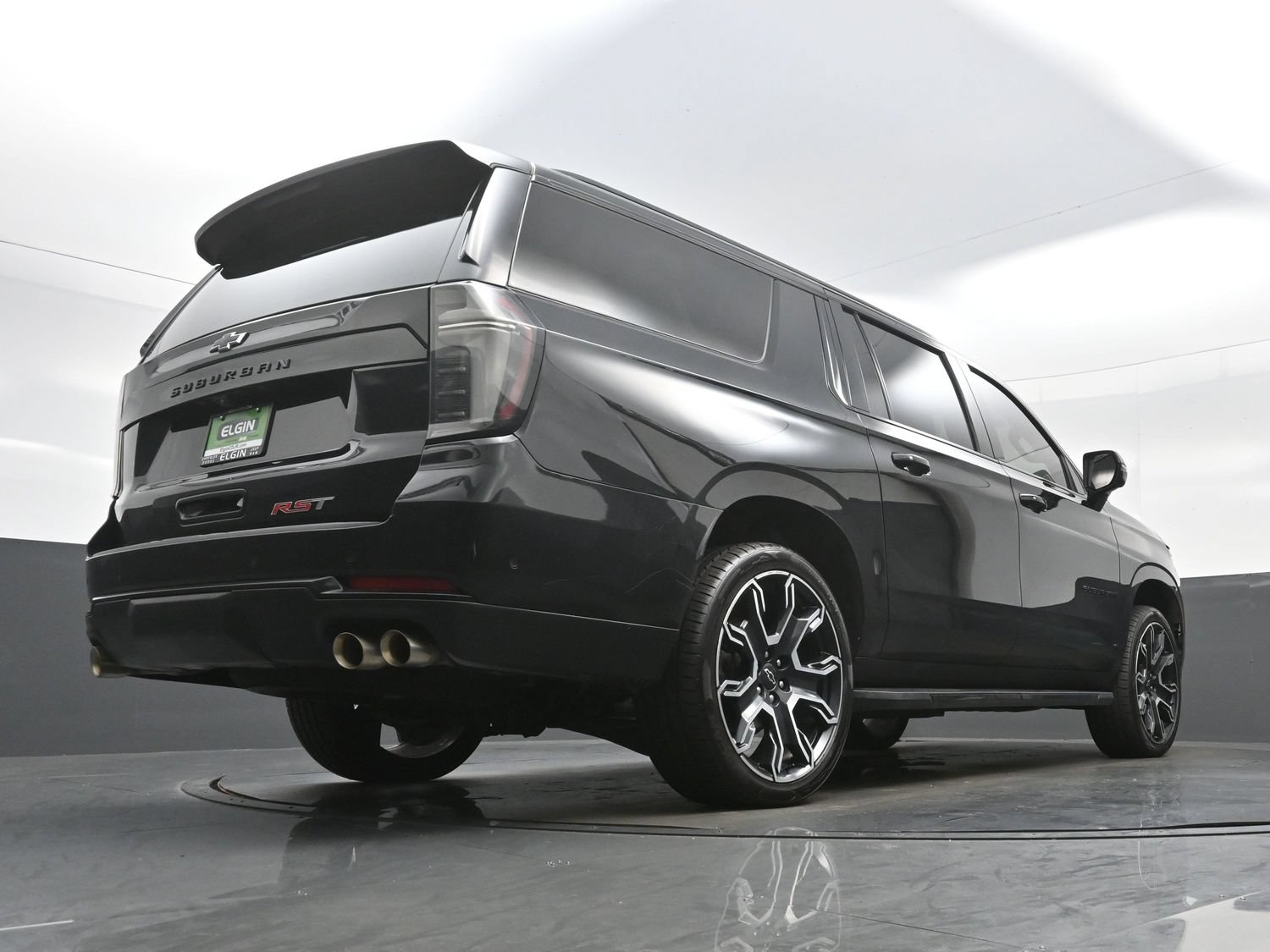 Used 2025 Chevrolet Suburban RST w/ RST Capability Package AWD/4WD image 36