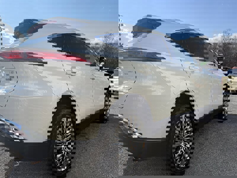 Used 2021 Toyota Venza XLE w/ Softex Package image 7