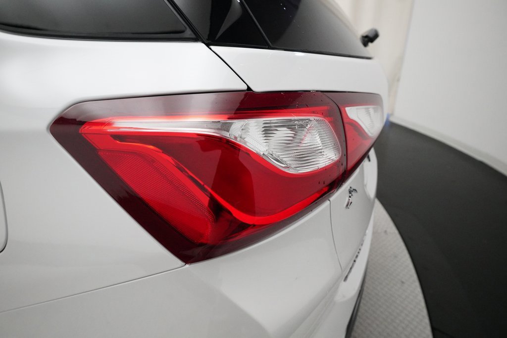 Used 2020 Chevrolet Equinox Premier image 32