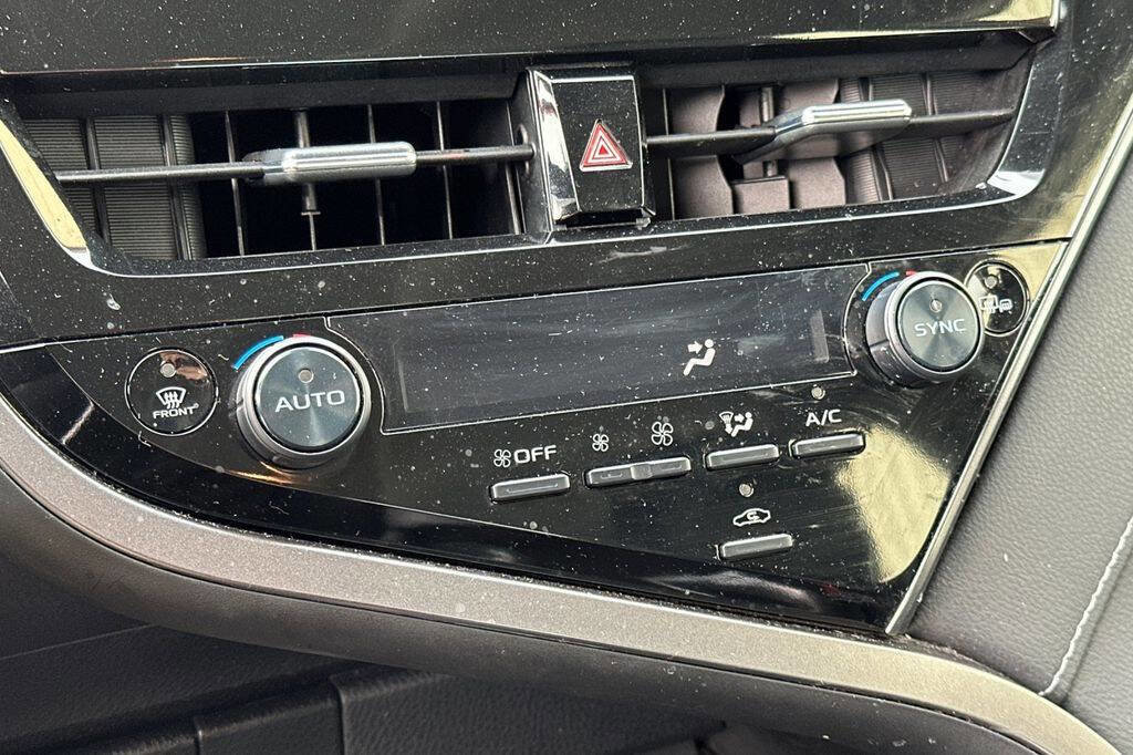 Used 2024 Toyota Camry SE image 19
