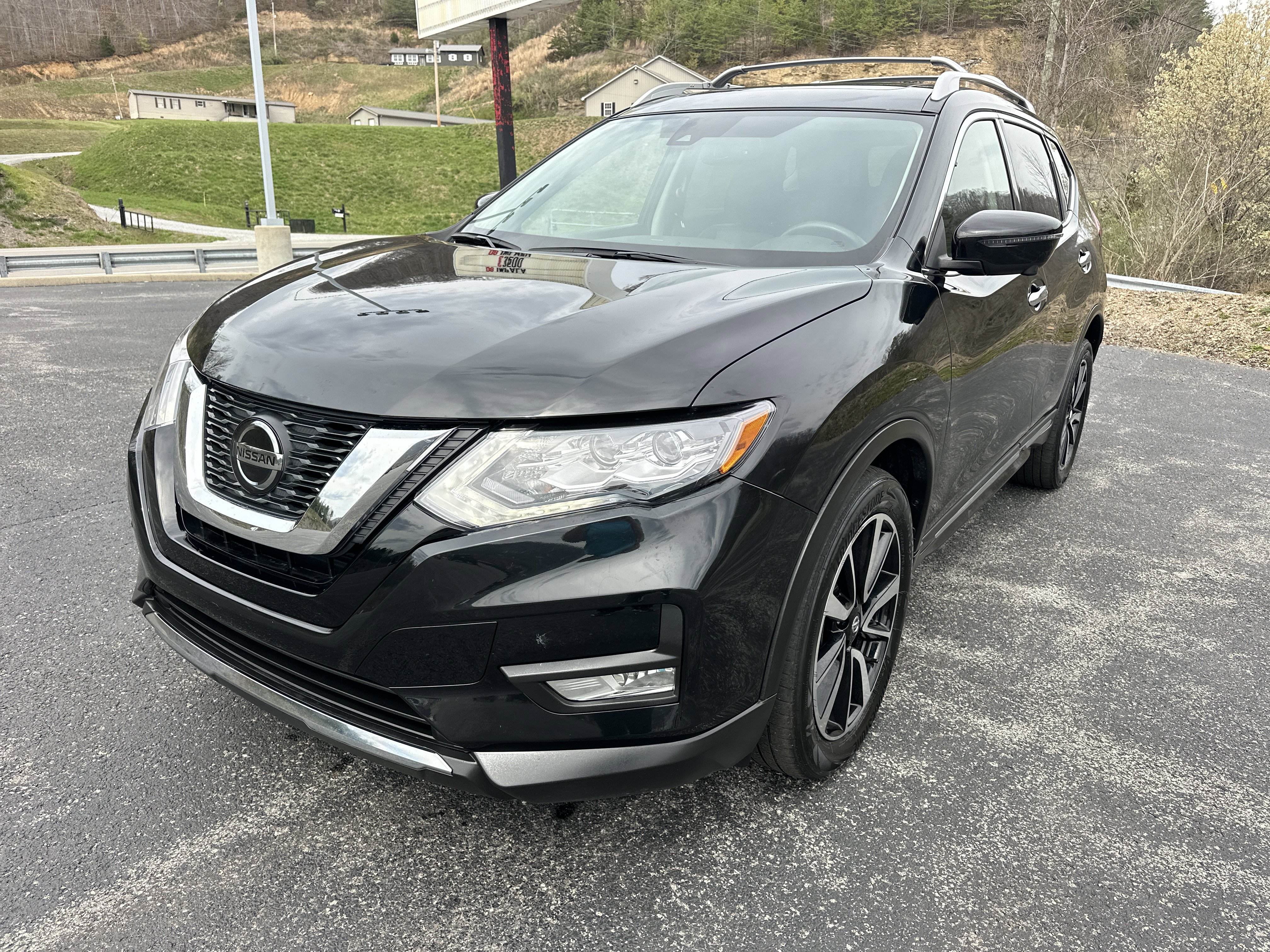 Used 2020 Nissan Rogue SL w/ Premium Package image 12