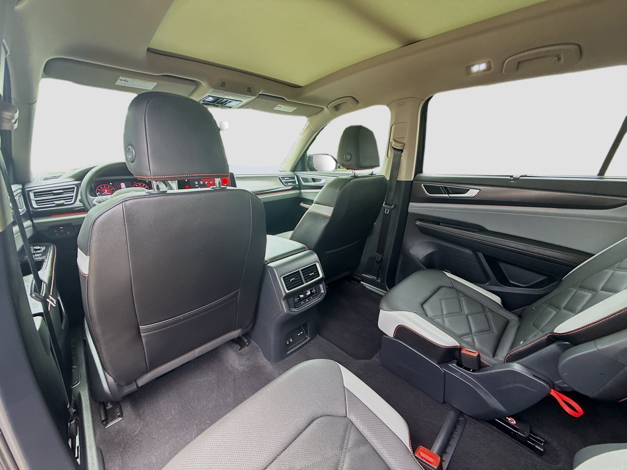 Certified 2026 Volkswagen Atlas Peak Edition AWD/4WD image 24