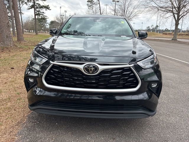 Used 2024 Toyota Highlander LE image 9
