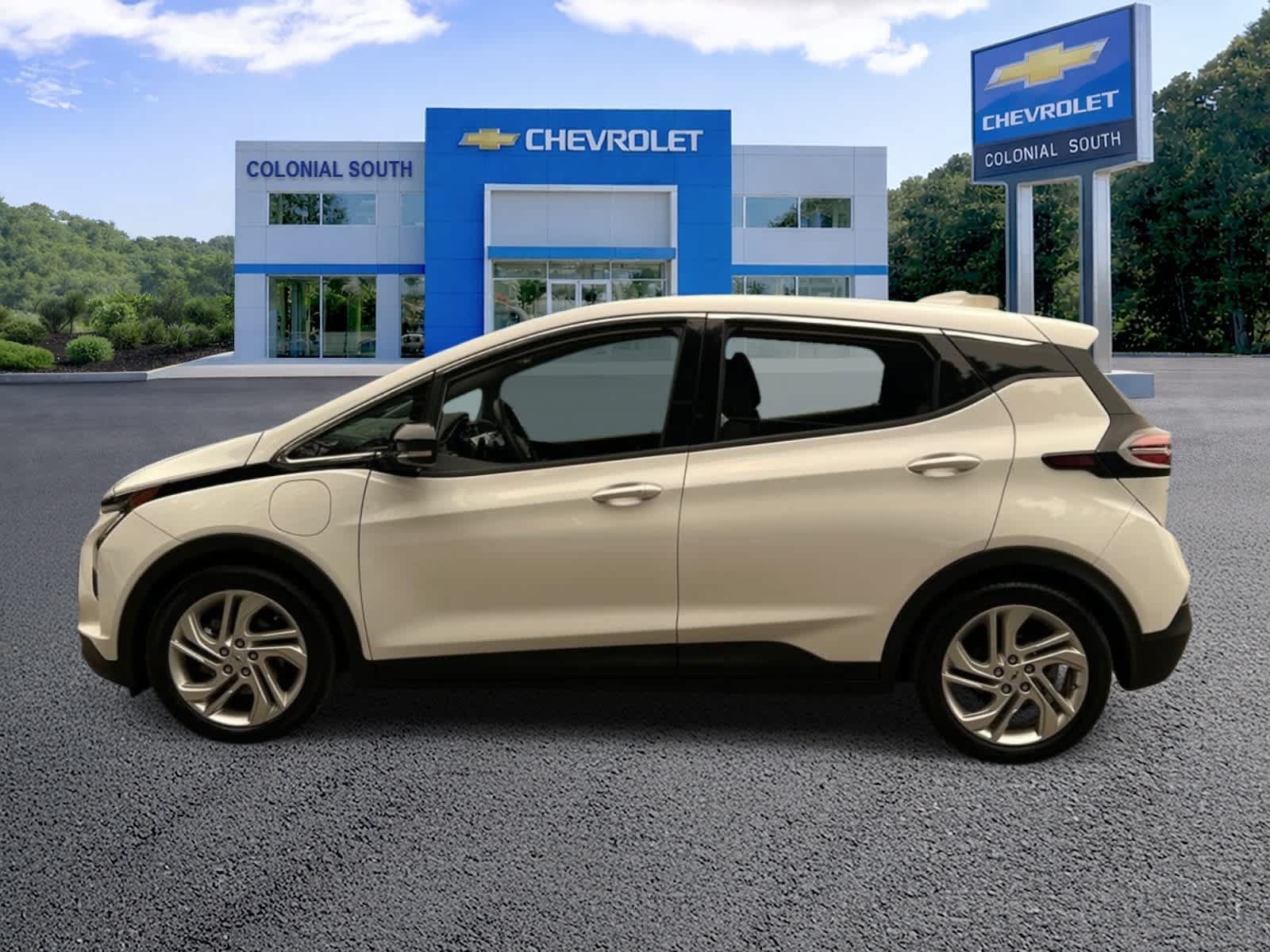 Certified 2023 Chevrolet Bolt LT w/ Driver Confidence Package FWD image 3