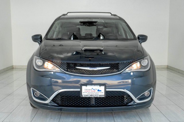 Used 2019 Chrysler Pacifica Touring-L FWD image 3