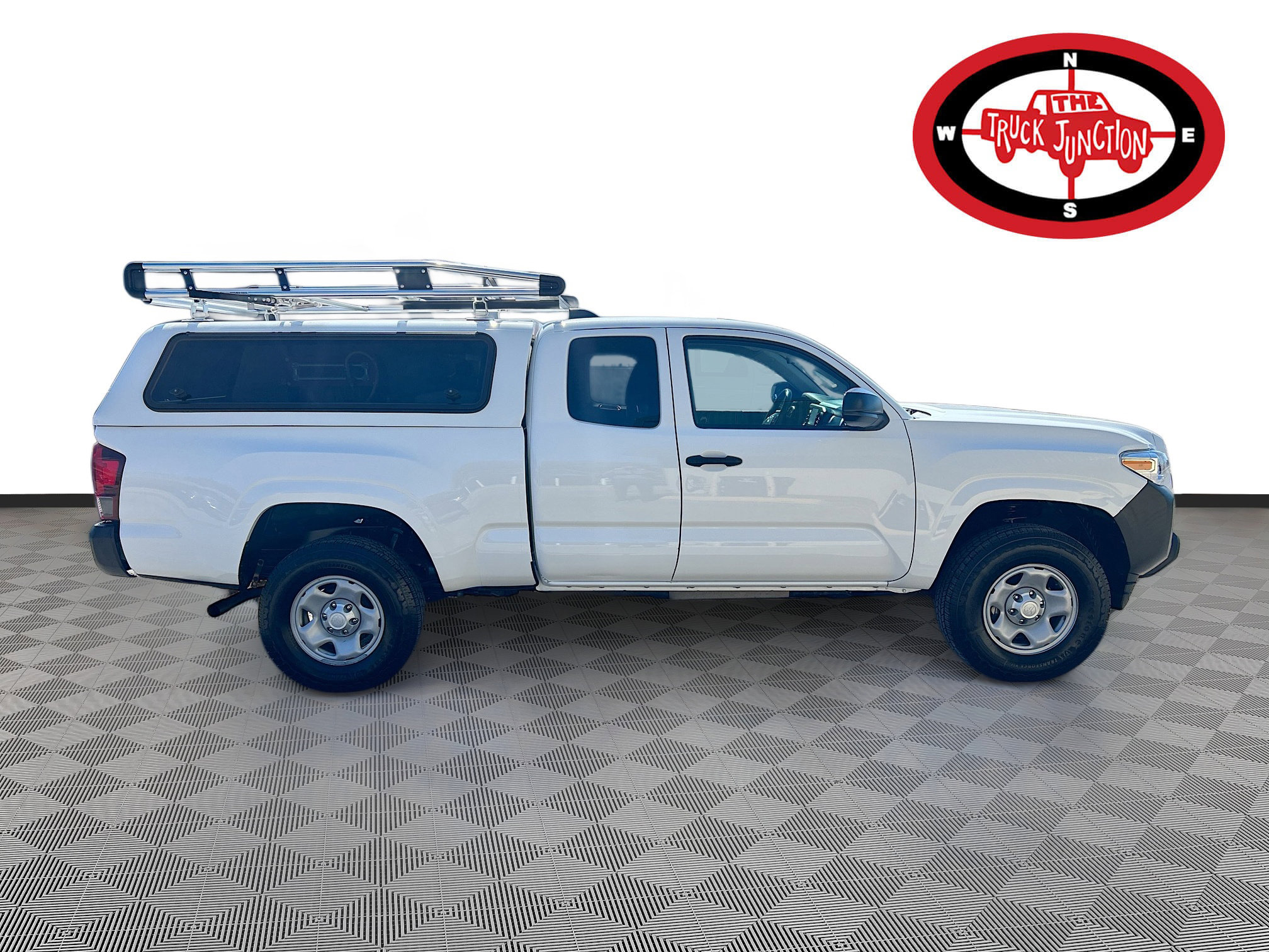 Used 2022 Toyota Tacoma SR image 8