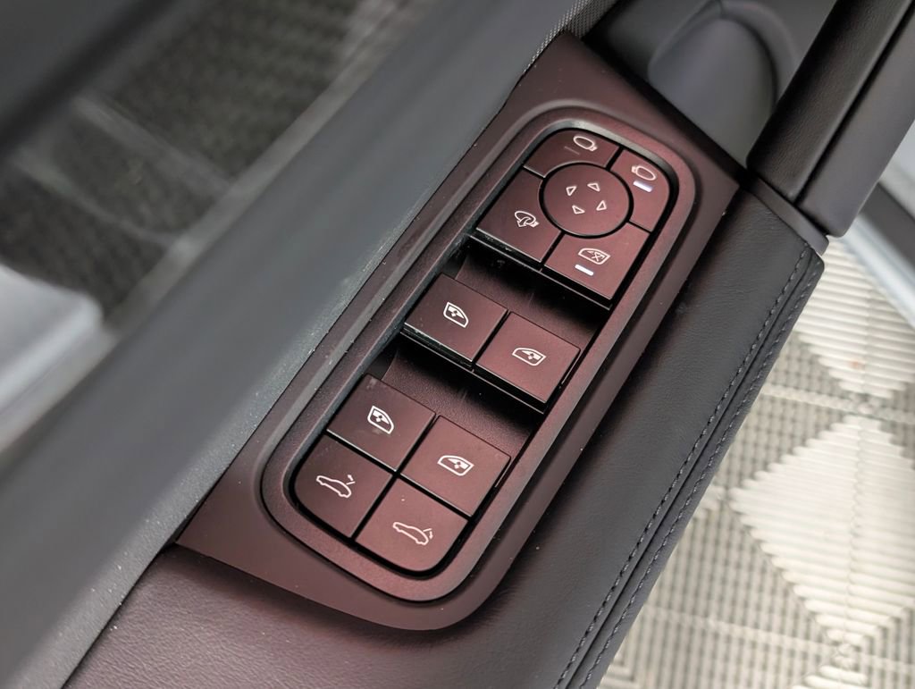 New 2026 Porsche Cayenne GTS image 27