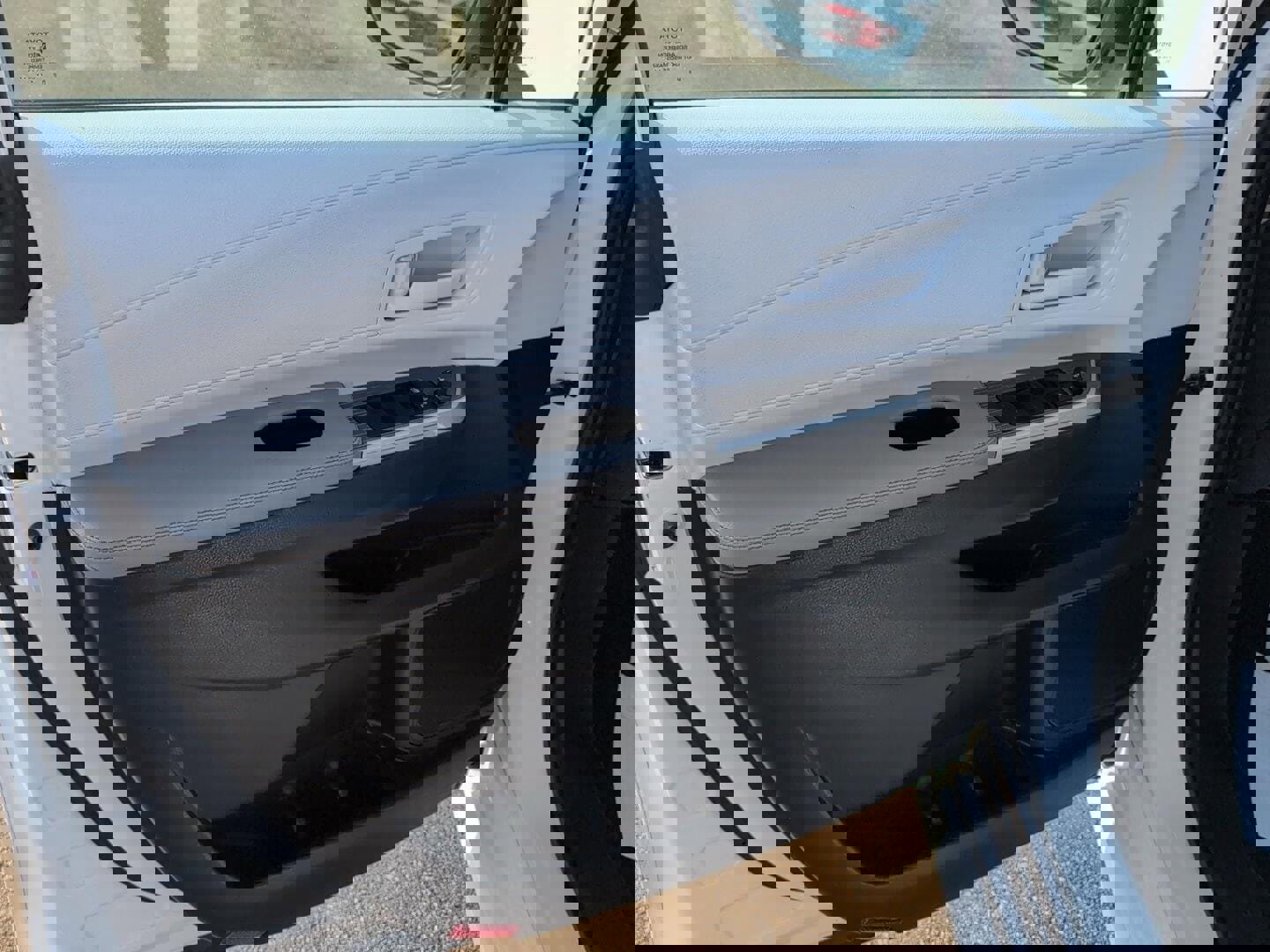 Used 2025 Toyota Sienna LE image 21