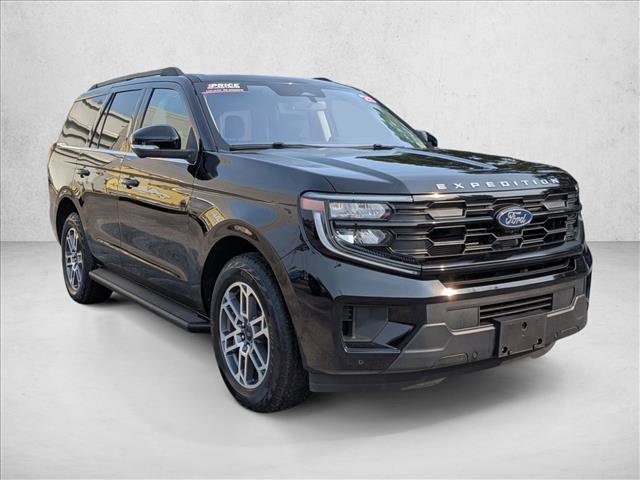 Certified 2025 Ford Expedition Active AWD/4WD image 3