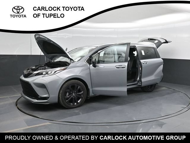Used 2024 Toyota Sienna XSE FWD image 59