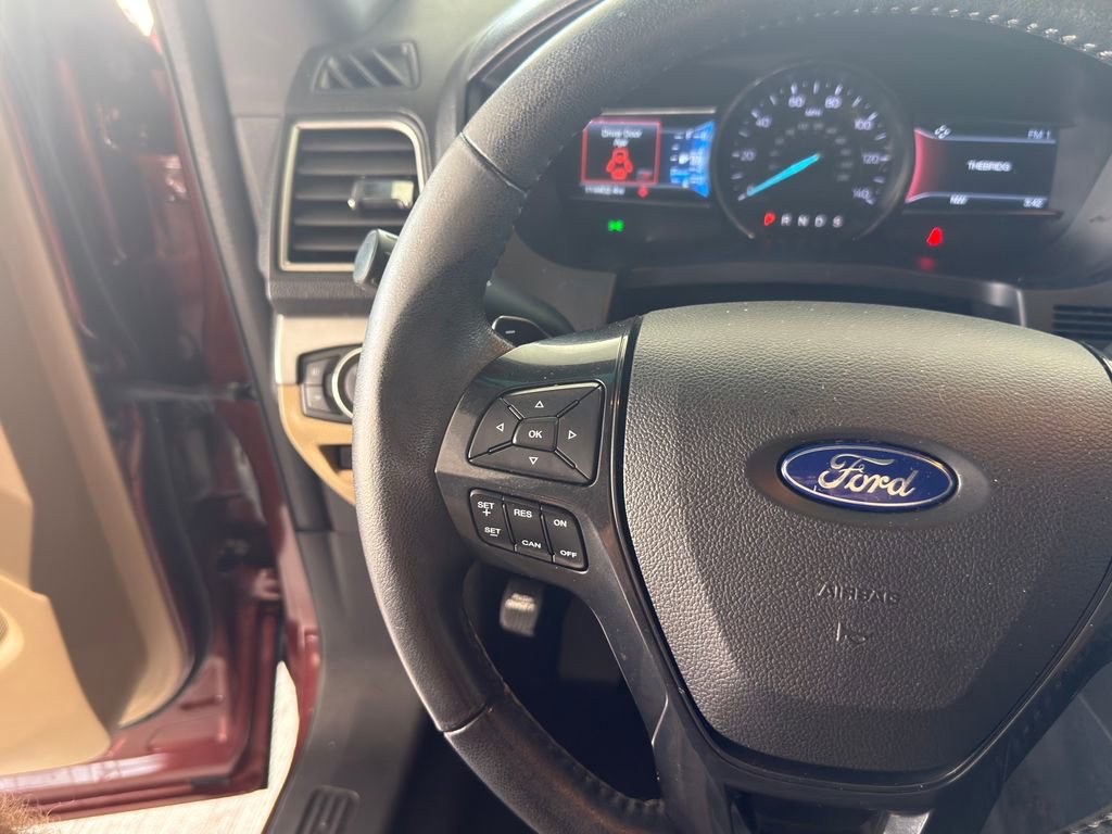 Used 2016 Ford Explorer XLT w/ Equipment Group 202A FWD image 14