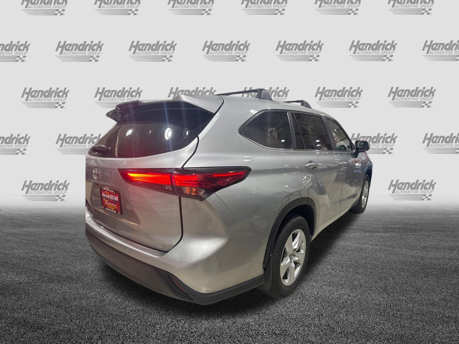 Used 2023 Toyota Highlander LE image 48