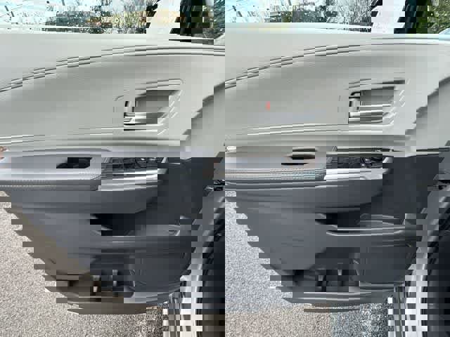 Used 2023 Toyota Sienna XLE image 18