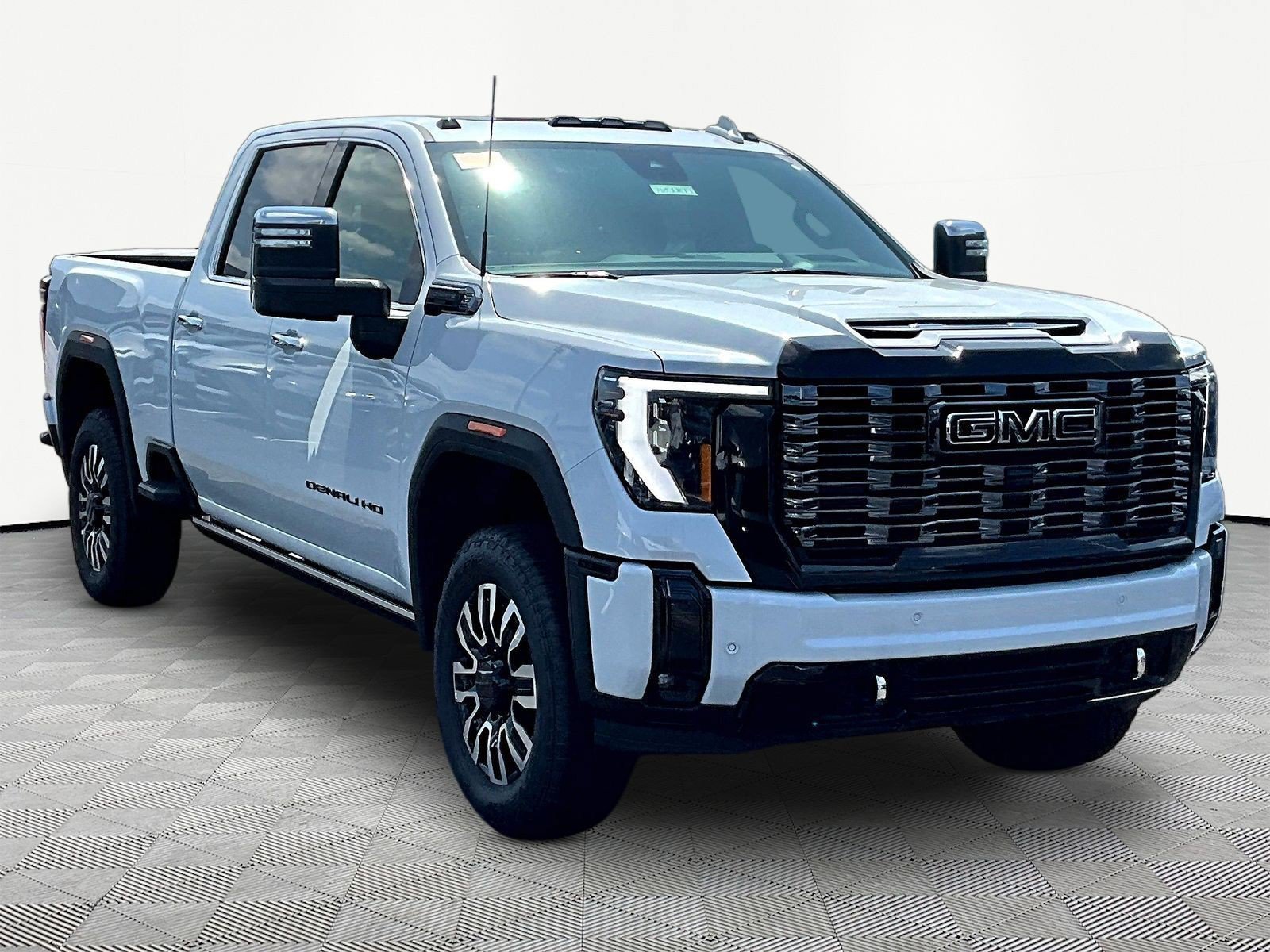 New 2026 GMC Sierra 2500 Denali Ultimate w/ LPO, Black Badging Package AWD/4WD image 3