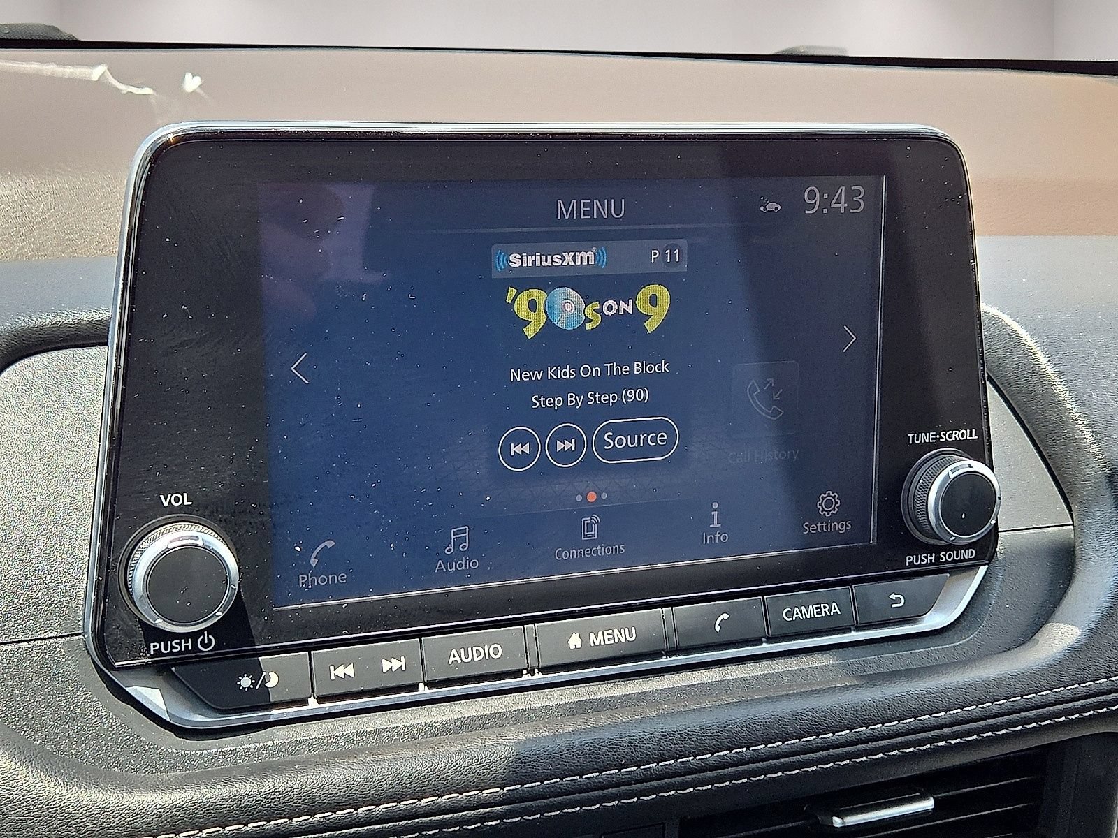 Used 2023 Nissan Rogue SV FWD image 26