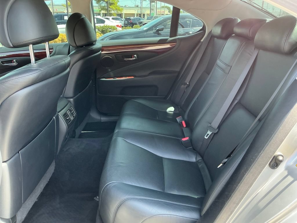 Used 2011 Lexus LS 460 AWD w/ Comfort Pkg image 16