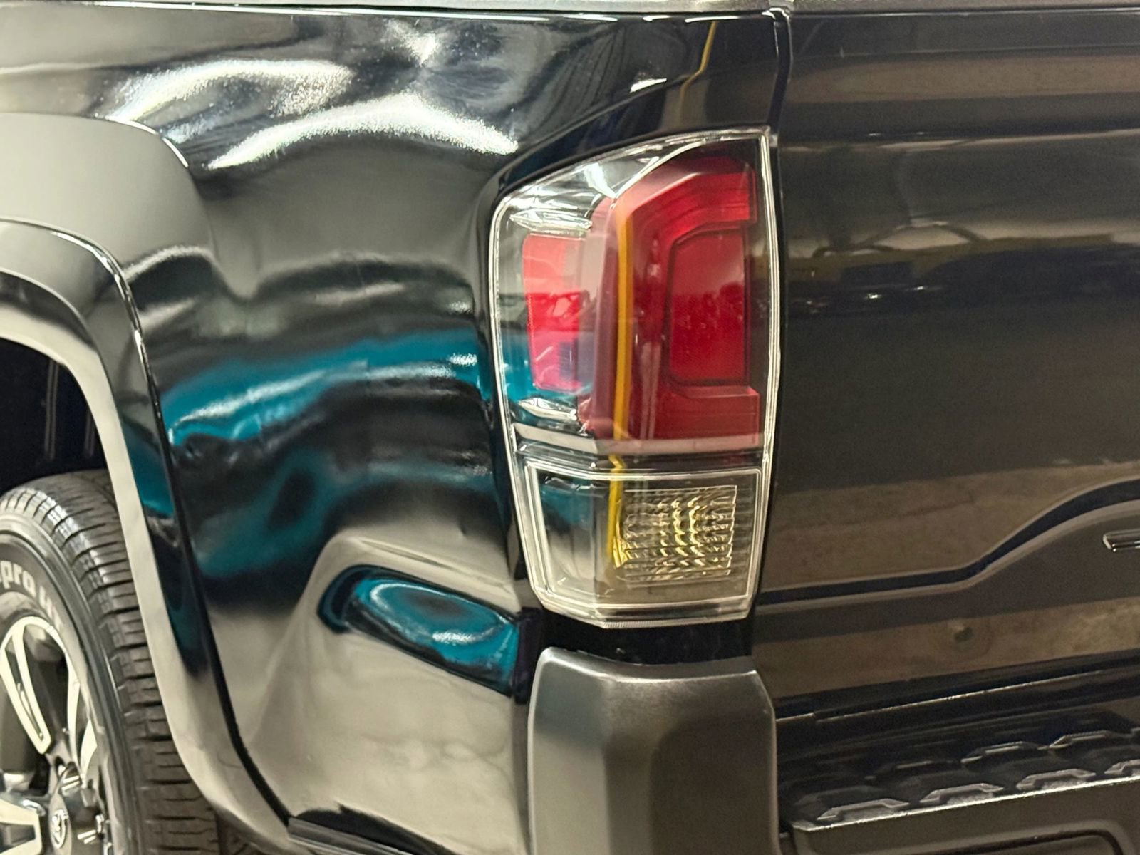 Used 2017 Toyota Tacoma TRD Sport image 12