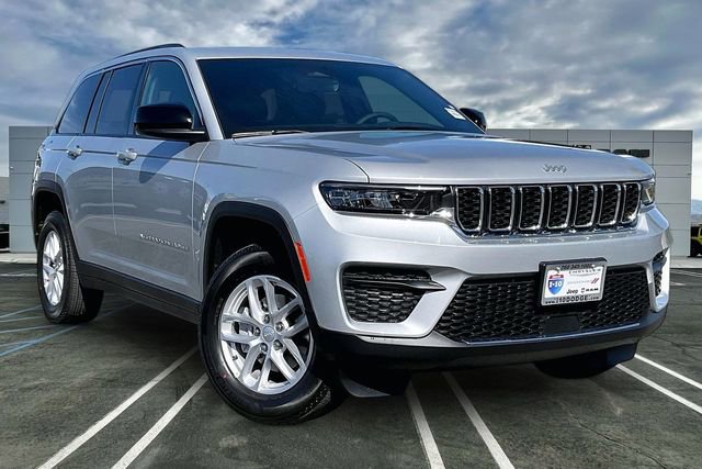 New 2026 Jeep Grand Cherokee Laredo image 14