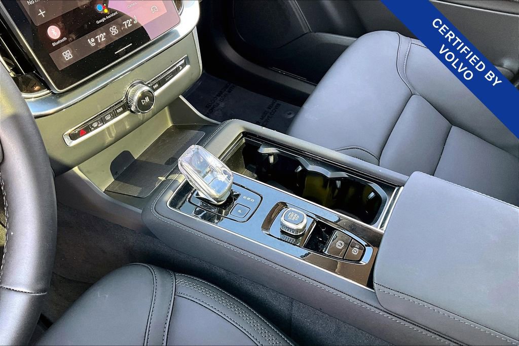 Certified 2025 Volvo XC90 B6 Plus image 18