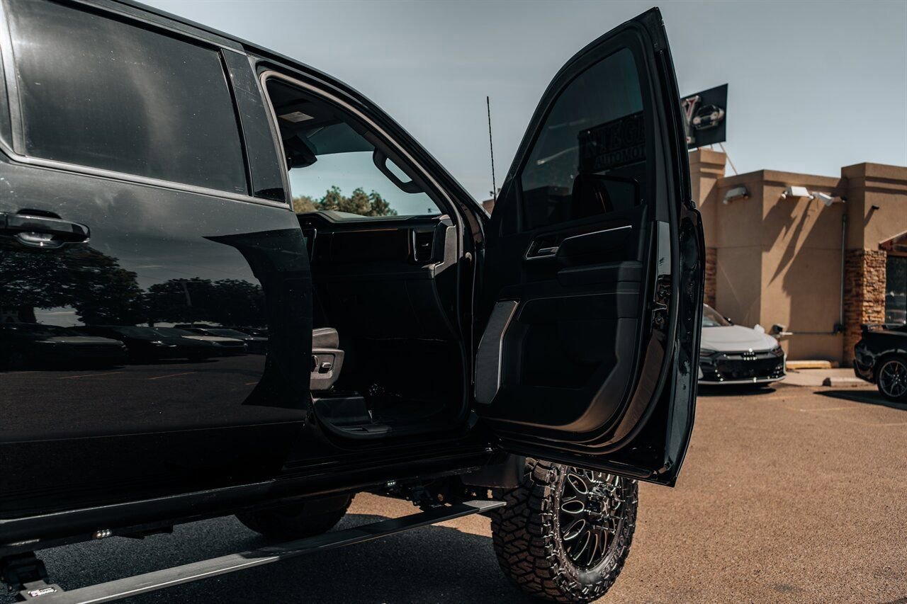 Used 2024 GMC Sierra 3500 Denali w/ Denali Reserve Package AWD/4WD image 62