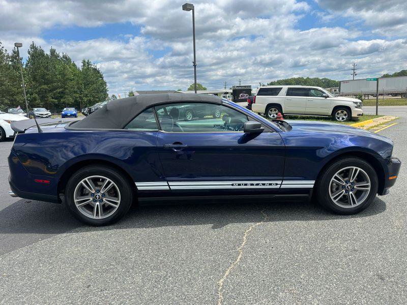 Used 2010 Ford Mustang Premium RWD image 11