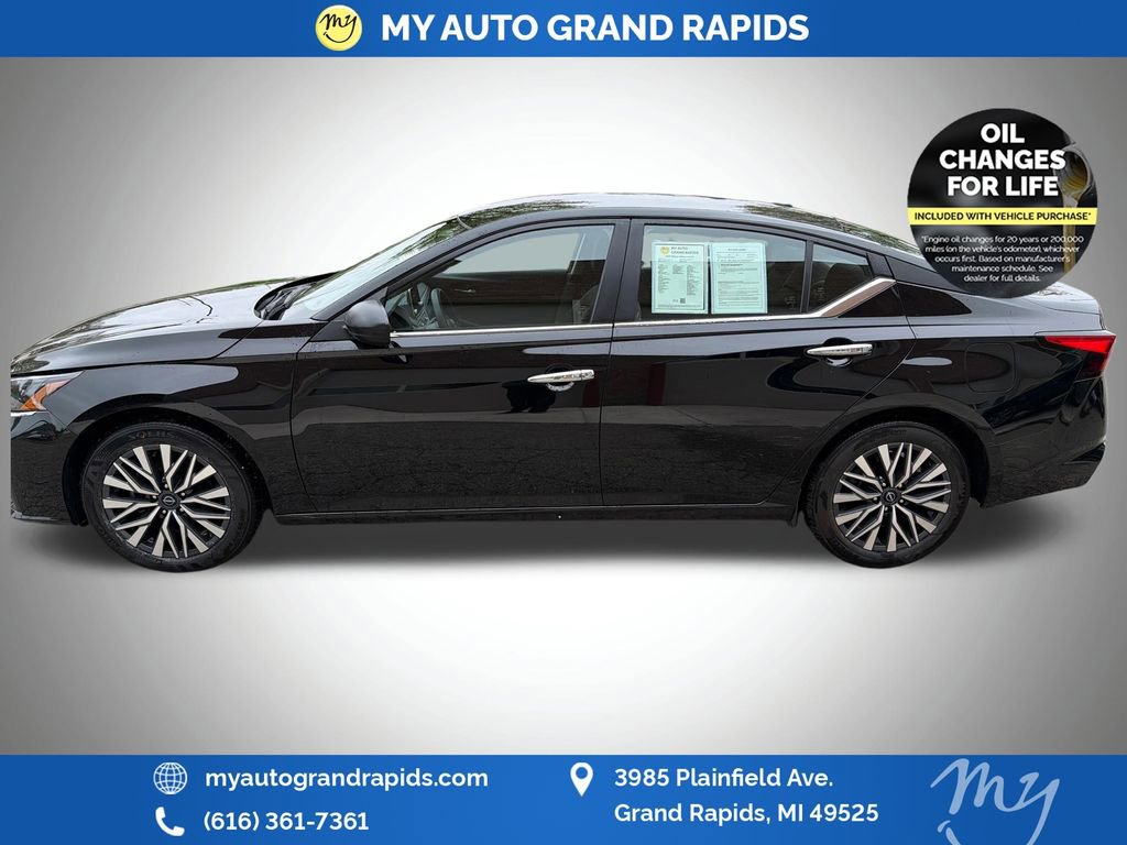 Used 2025 Nissan Altima 2.5 SV FWD image 4