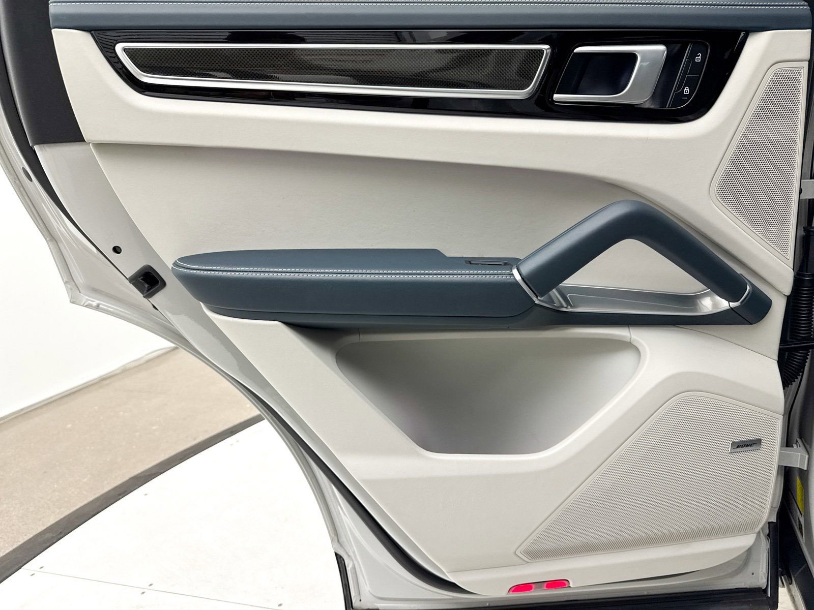 Used 2022 Porsche Cayenne Turbo image 43