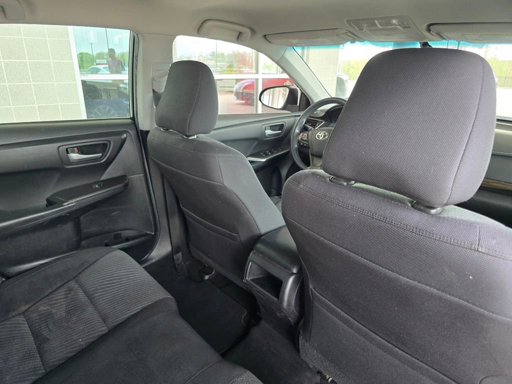Used 2015 Toyota Camry LE image 16