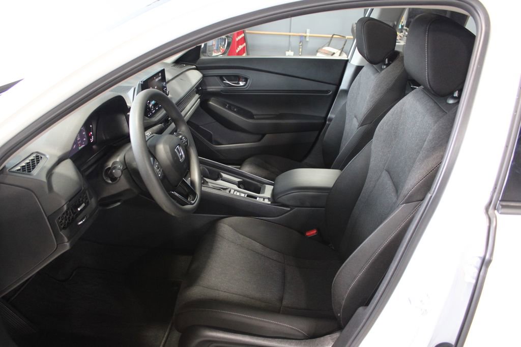Used 2023 Honda Accord EX image 9