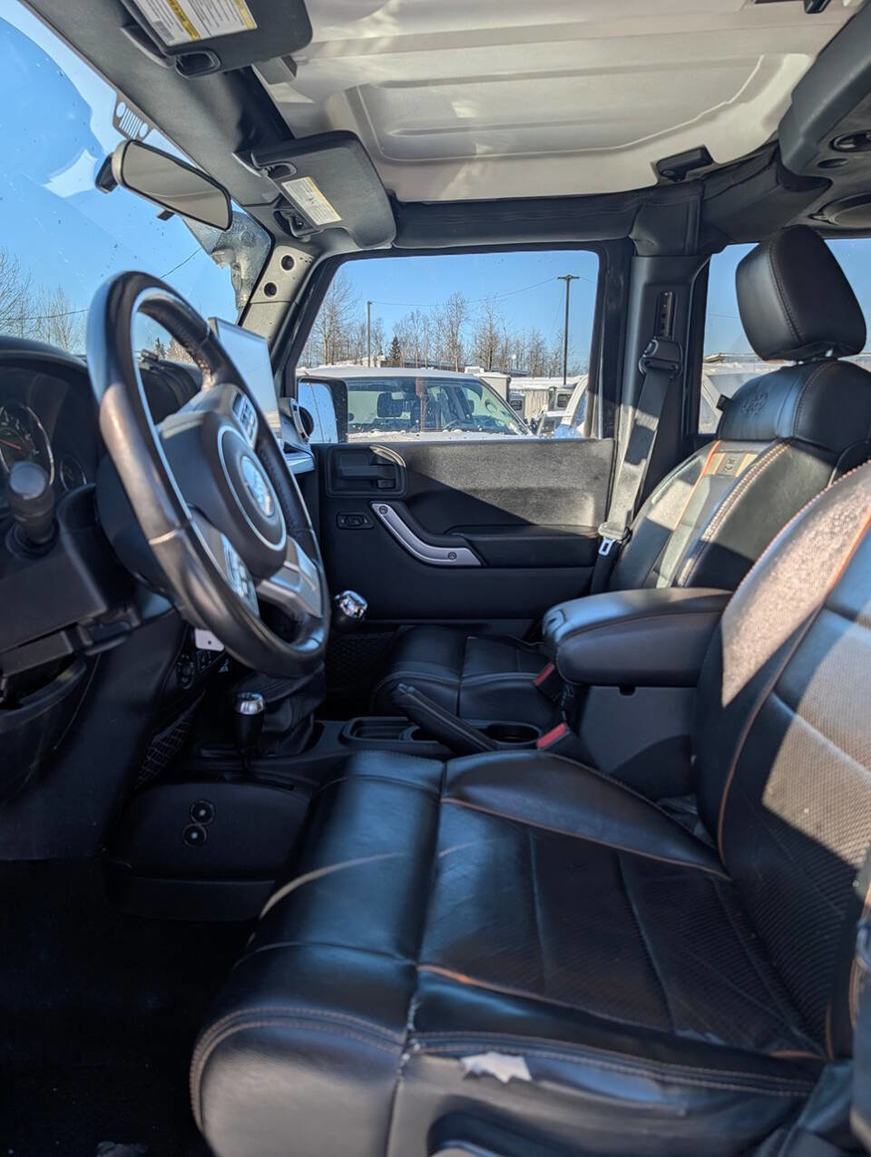 Used 2011 Jeep Wrangler Unlimited 70th Anniversary w/ Connectivity Group image 21