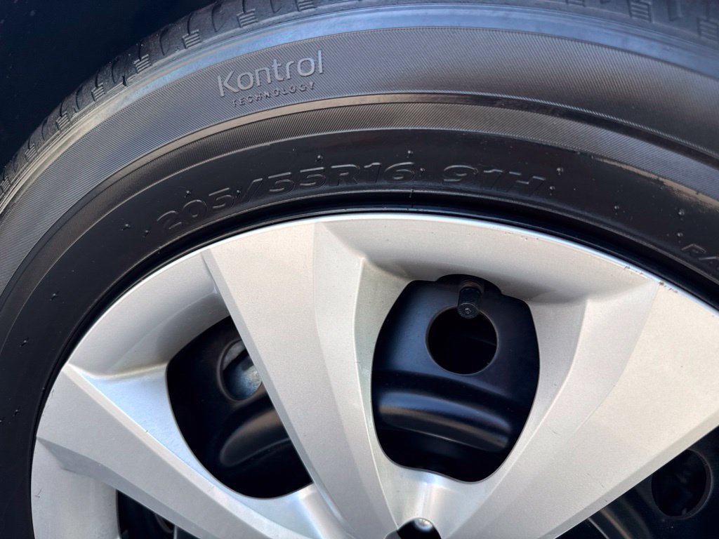 Used 2026 Toyota Corolla LE FWD image 31