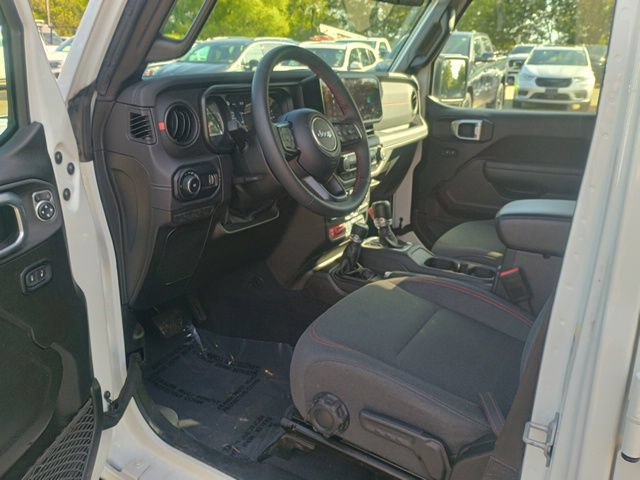 Used 2025 Jeep Wrangler Unlimited Rubicon AWD/4WD image 25