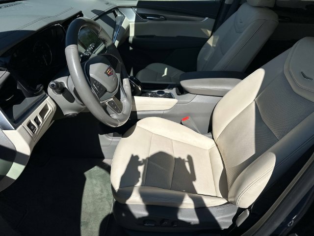 Used 2024 Cadillac XT5 Premium Luxury w/ LPO, Floor Liner Package AWD/4WD image 21