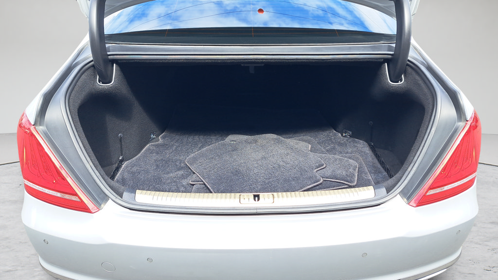 Used 2019 Genesis G90 3.3T Premium RWD image 26