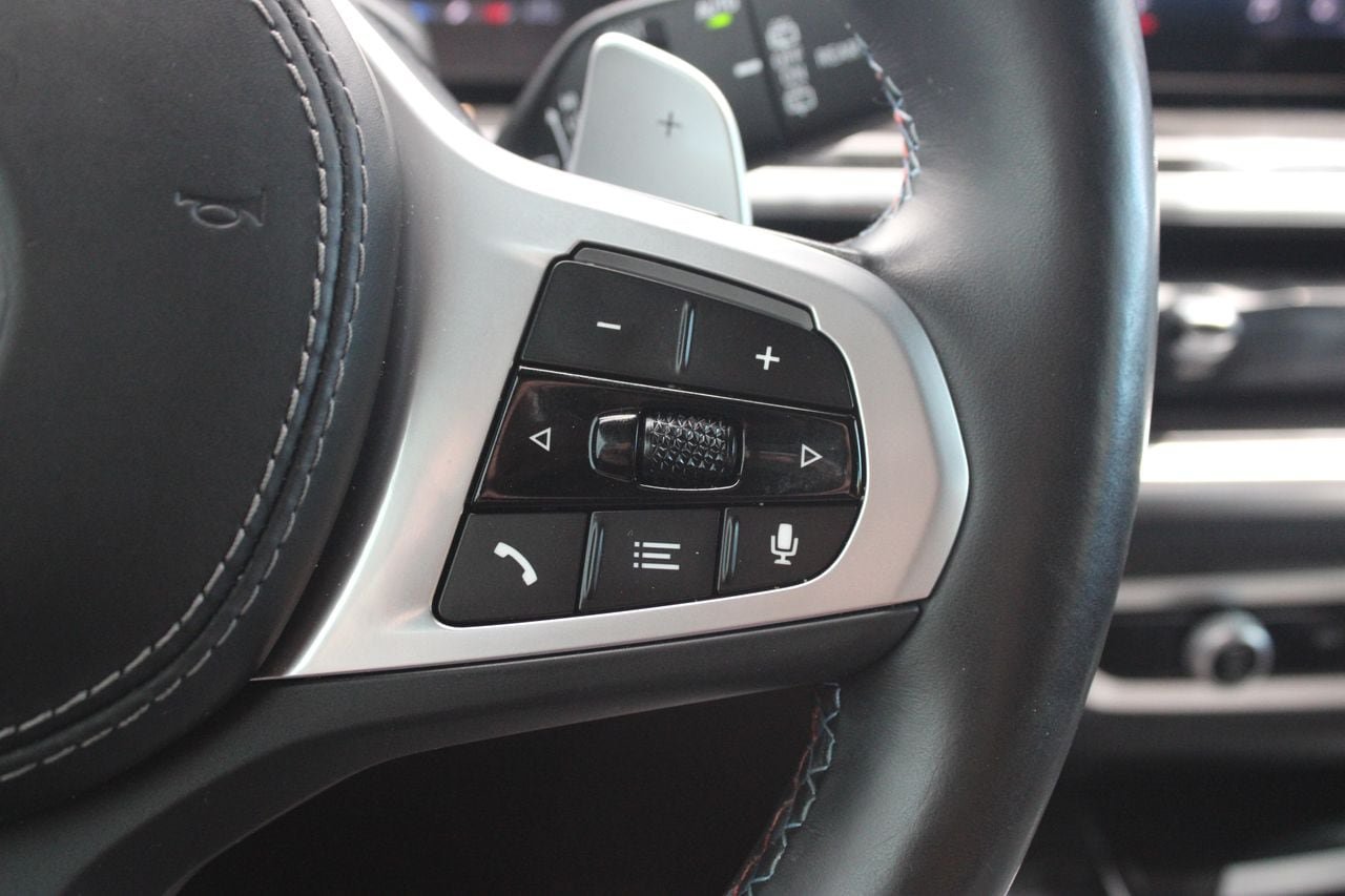 Used 2025 BMW X7 M60i AWD/4WD image 14
