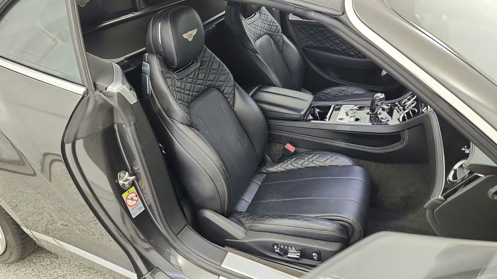 Used 2020 Bentley Continental GT image 32