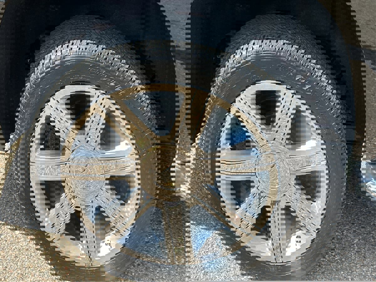 Used 2018 Cadillac Escalade Luxury image 25