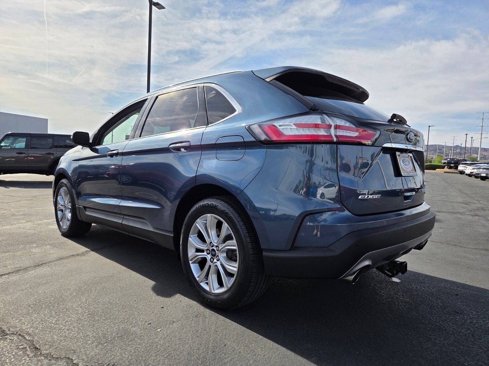 Certified 2019 Ford Edge Titanium AWD/4WD image 4