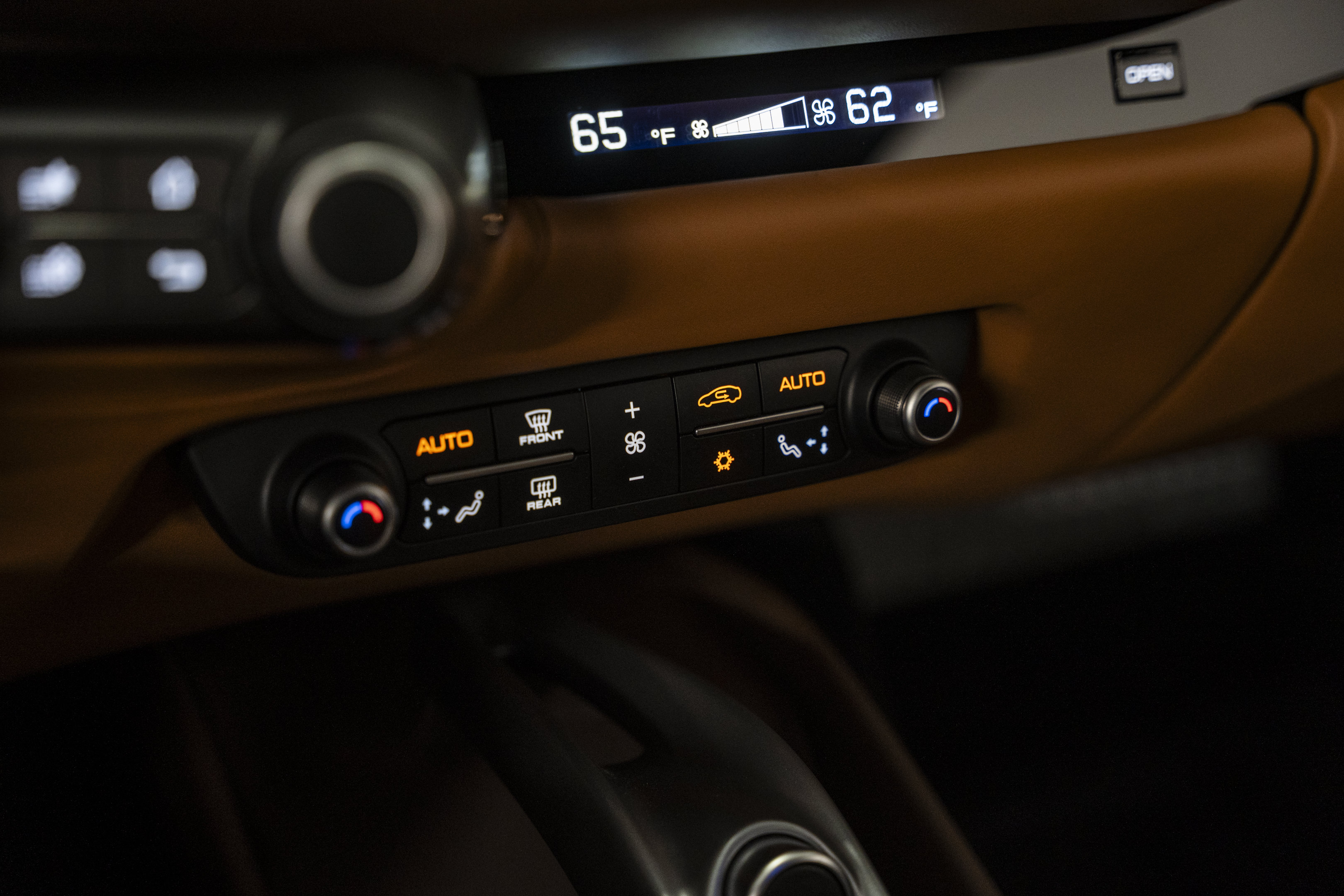Used 2019 Ferrari 812 Superfast RWD image 44