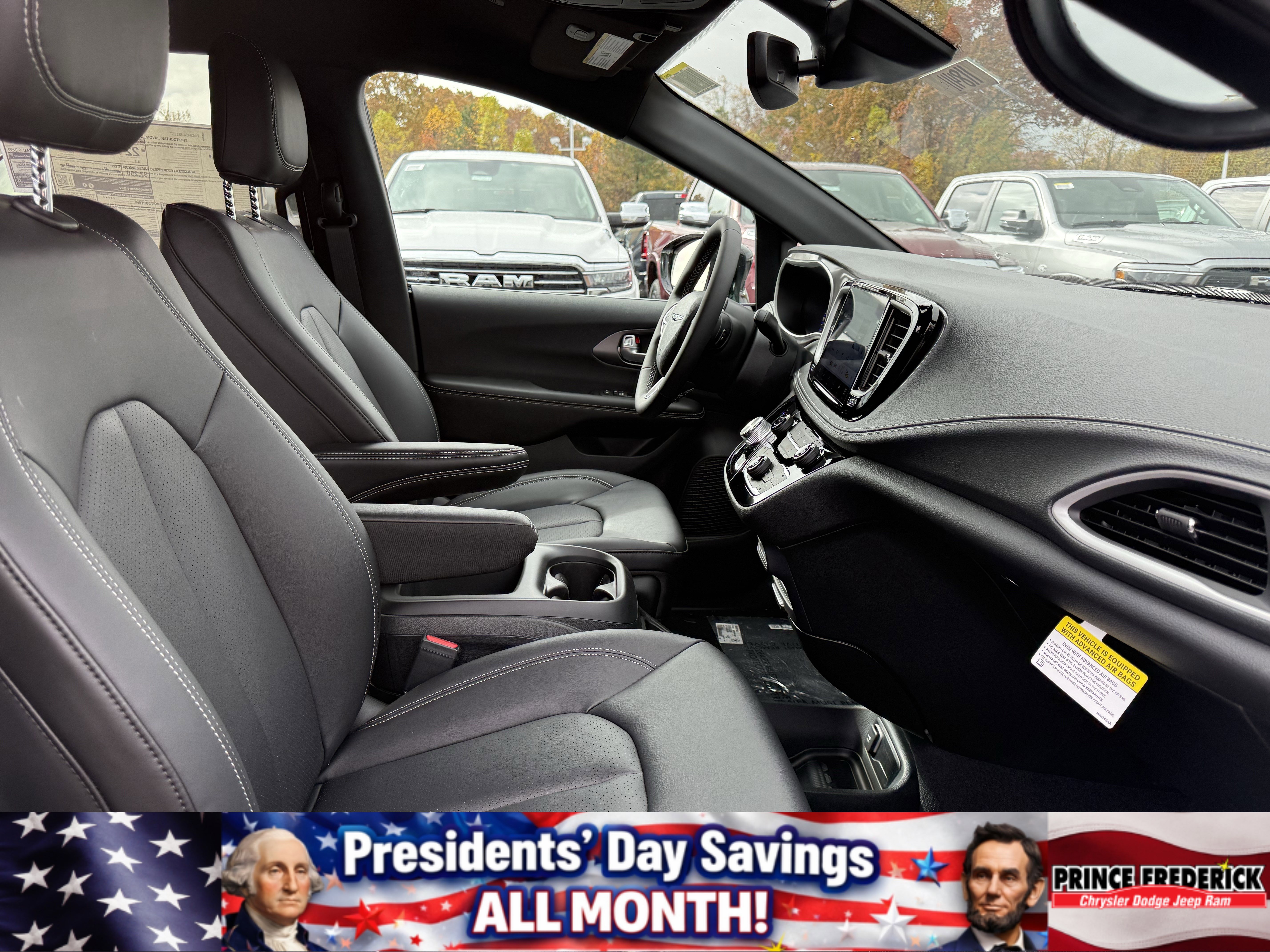 New 2026 Chrysler Pacifica Select image 16