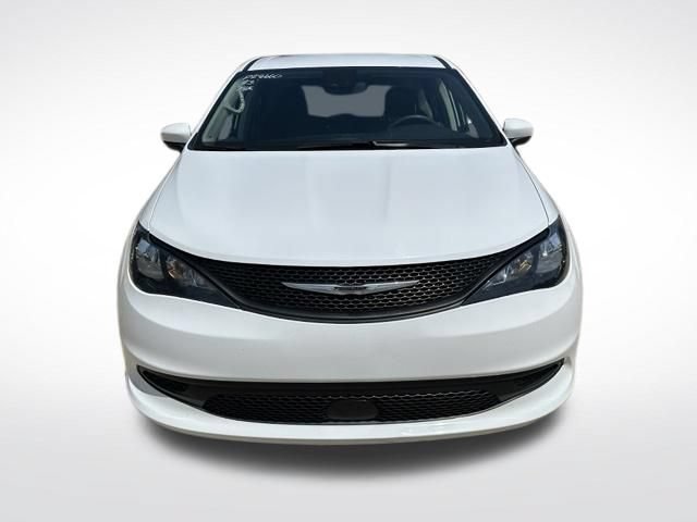 Used 2023 Chrysler Voyager LX FWD image 8