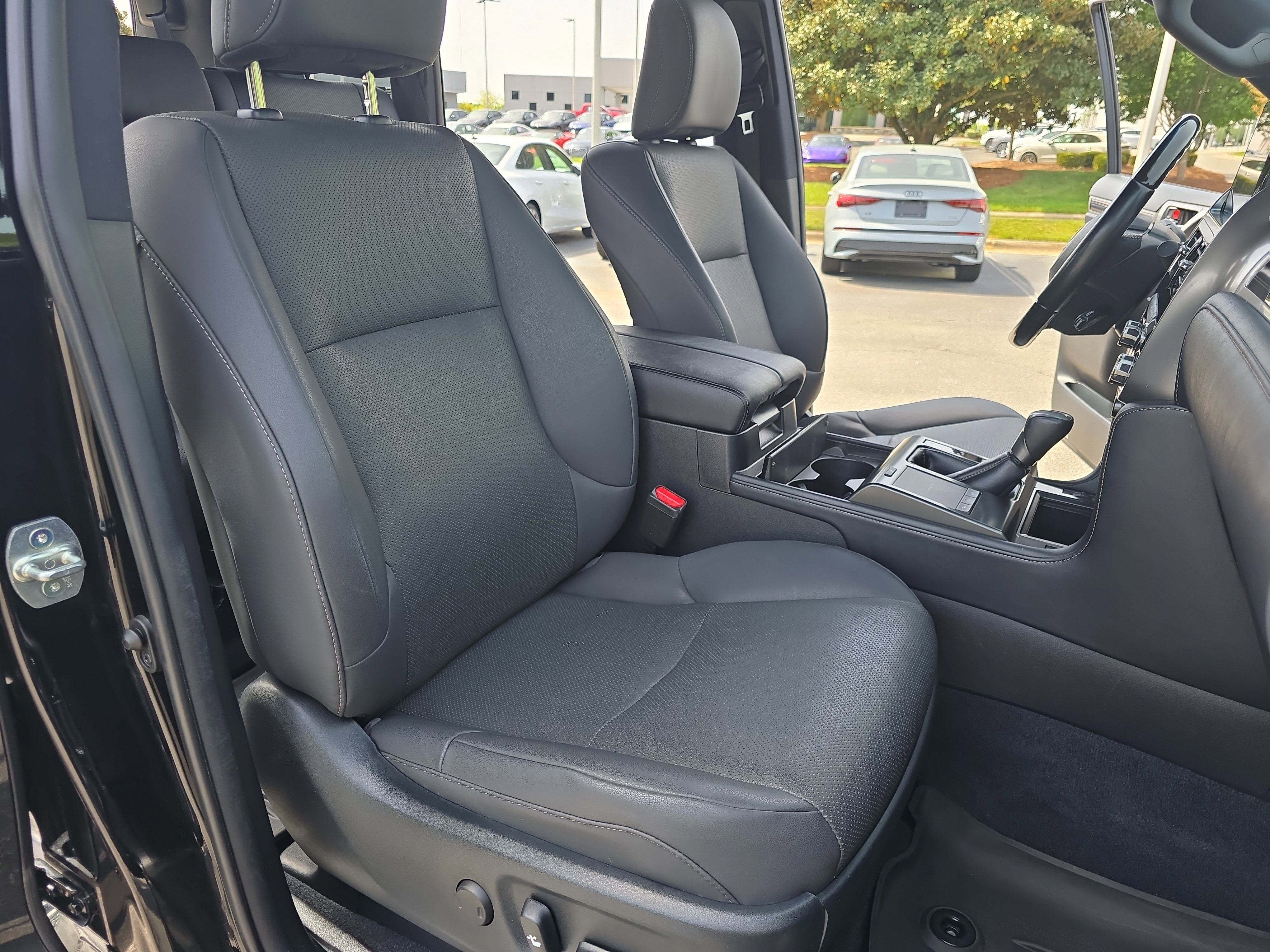 Used 2022 Lexus GX 460 Premium w/ Premium Plus Package image 10