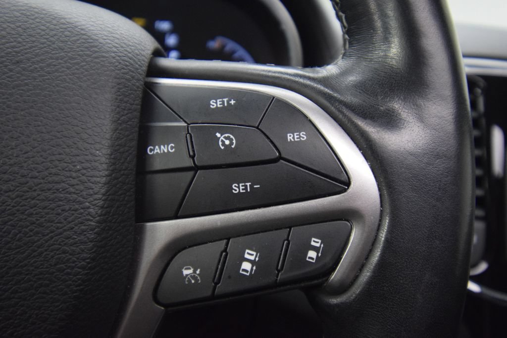 Used 2021 Jeep Grand Cherokee Overland AWD/4WD image 38