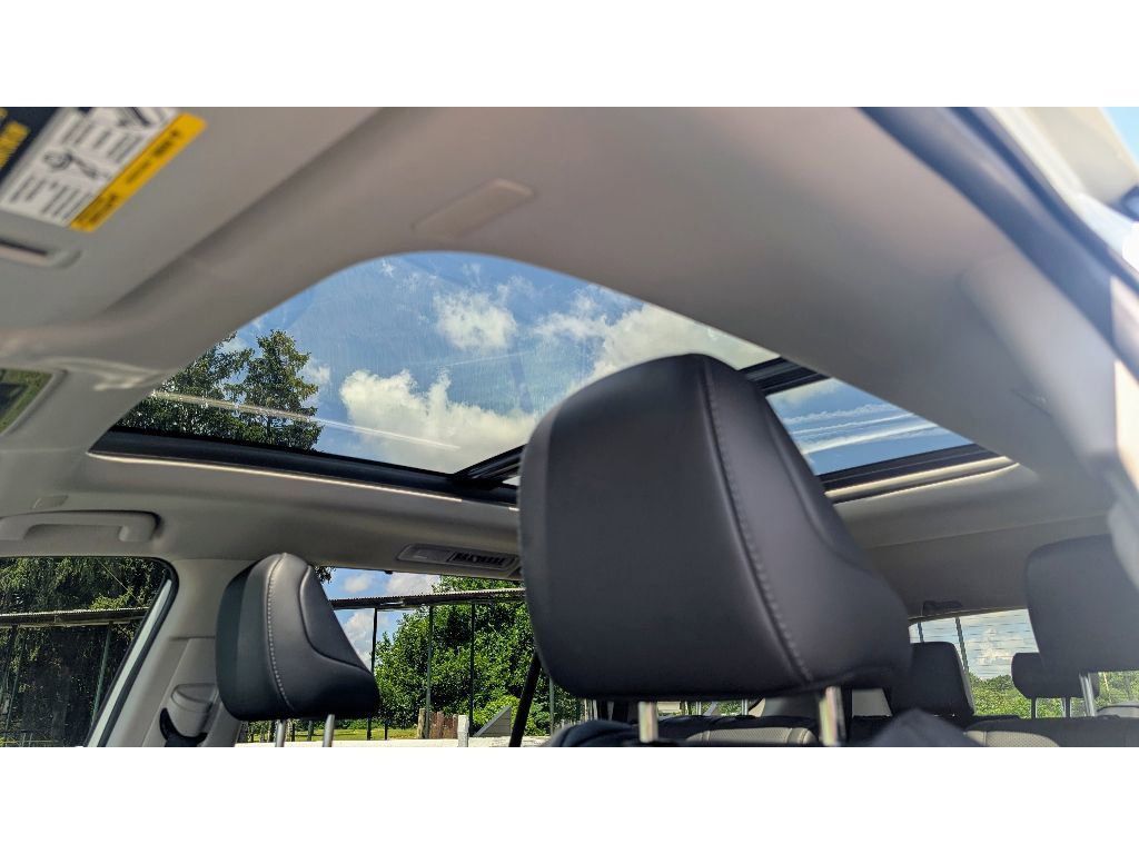 Used 2024 Toyota Grand Highlander Limited image 17