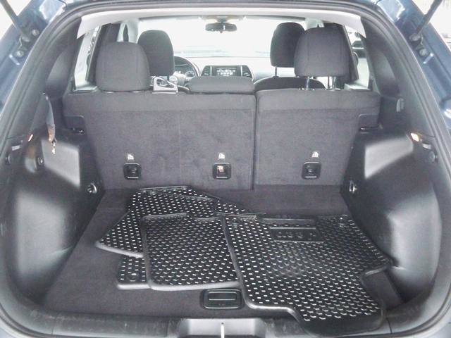 Used 2019 Jeep Cherokee Latitude w/ Cold Weather Group image 16