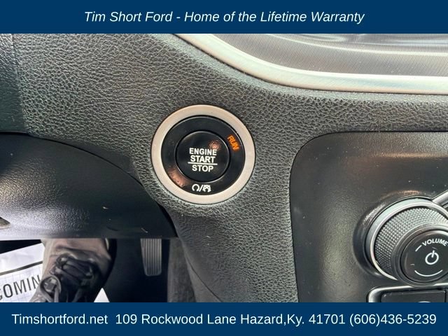 Used 2020 Dodge Charger SXT w/ Leather Interior Group RWD image 17
