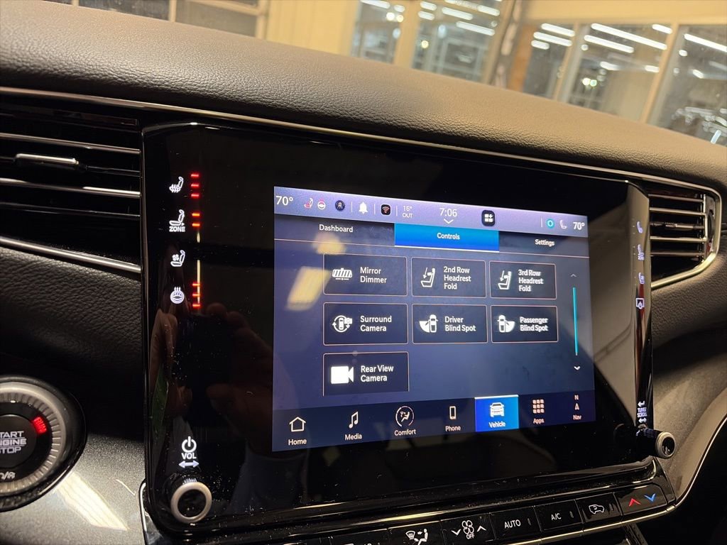 Used 2024 Jeep Wagoneer L 4WD w/ Premium Group I image 36