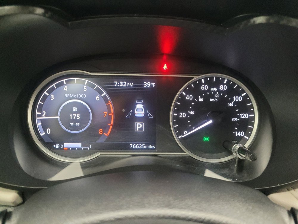 Used 2021 Nissan Versa SV image 23