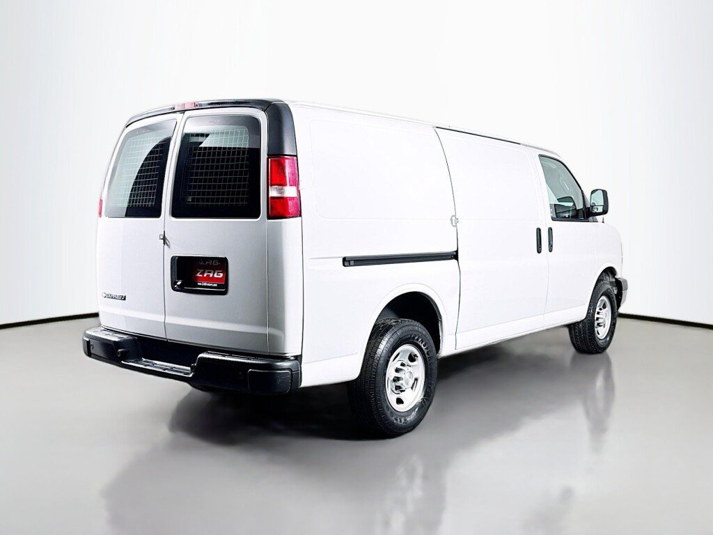 Used 2019 Chevrolet Express 2500 w/ Driver Convenience Package RWD image 5